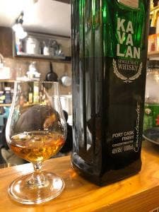 bar musica.
