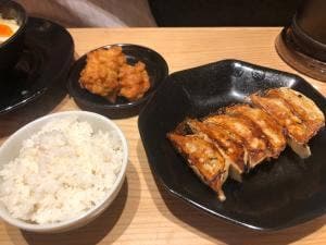 オリオン餃子 本店