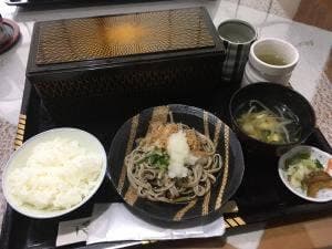 よってこ