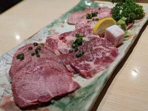 炭火焼肉 遊牧 新宿店