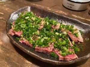 焼き鳥 もつ焼き 青山