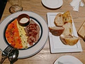 ブッシュウィック ベーカリーアンドグリル