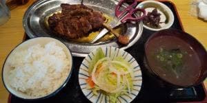 焼鳥・骨付鳥 田中屋