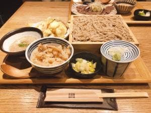 じねんじょ庵 あざみ野店