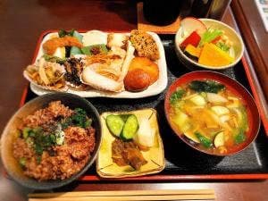 ナチュラルフードレストラン シェいなば