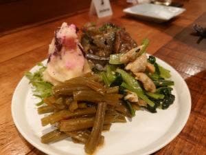 川沿いの台所 やすざみや