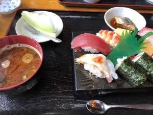 ぎふ初寿司 茜部分店