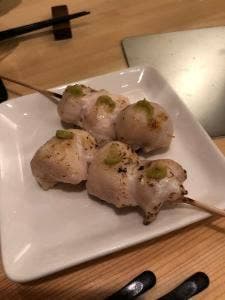 炭火焼鶏 とり三