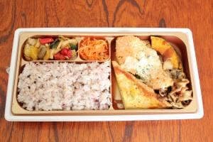 harvest deli produced by QUEEN’S ISETAN
