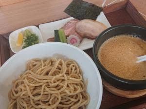 ラーメン歩く花
