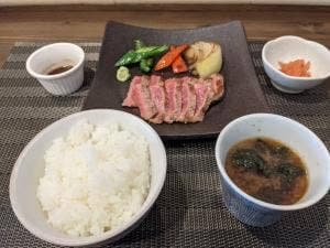 飛騨牛料理 山三