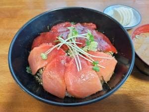 まぐろや