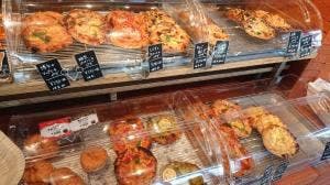 R Baker Inspired by court rosarian イオンスタイル海老江店