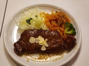 大衆ステーキ 肉の助