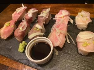 肉寿司 食べ放題 肉バル ミートガーデン 新宿本店