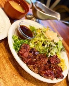 ステーキハウス CUBE