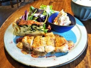 カモガワアーツ&キッチン