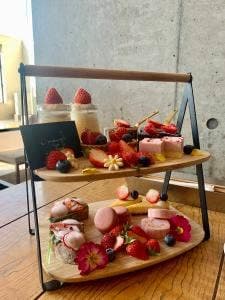 patisserie cafe enough