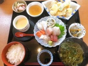 ととろお食事処