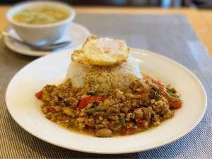 TAI THAI & PAPA