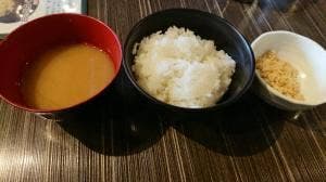 赤坂聳え別館 となり