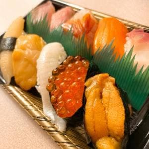 鮨乃魚群