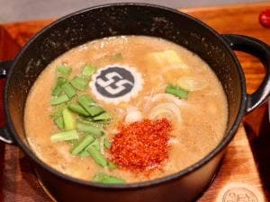 フジヤマ55 ミッドランドラーメンスタンド