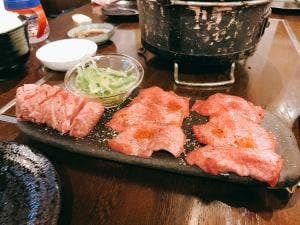 にくやくし