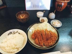 とんかつ おかむら