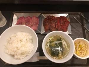 肉と飯