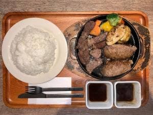 いしがまやハンバーグ 成城コルティ店