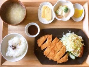 定食 小梅
