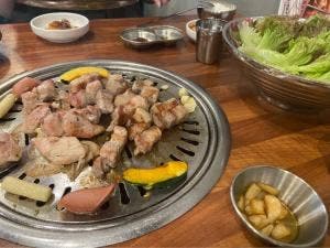 韓国焼肉専門店 山賊