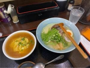 鶏白湯ラーメン らくらく亭