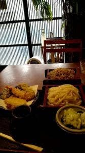 亀六そば店
