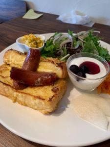 and F cafe