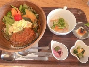 ガーデンカフェNANの木