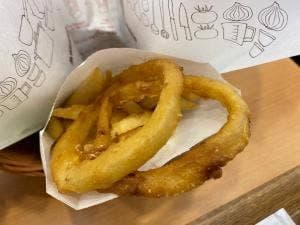 モスバーガー 谷保駅前店