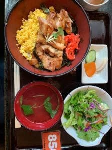 炭火焼とり 二羽