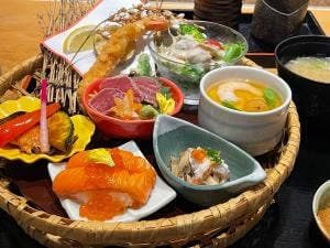 くし路 KITTE丸の内店