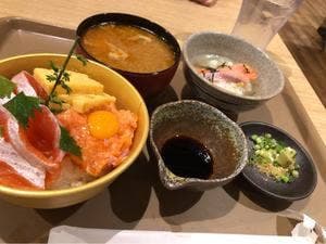 サーモンいくら専門店 海宝 溝口店