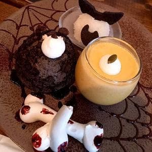 Cake and bake HACHI CAFE