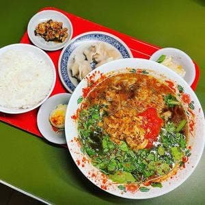 台北餃子 張記 ホワイティうめだ 泉の広場店