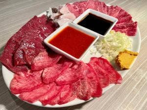 ホルモン焼肉 8