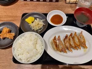 ギョッパ！西宮 餃子･唐揚げ･冷麺