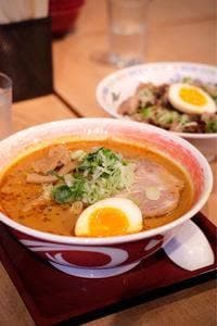 ラーメンやつや