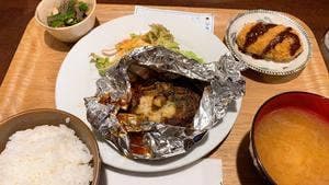 カフェ 白いピアノ