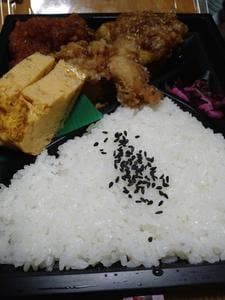 からあげと太陽の卵めし さんさん食堂