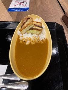 博多カレー研究所 博多とんこつあごだしカレー 福岡空港店