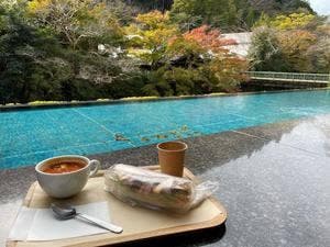 Bakery&Table 東府や 足湯カフェ